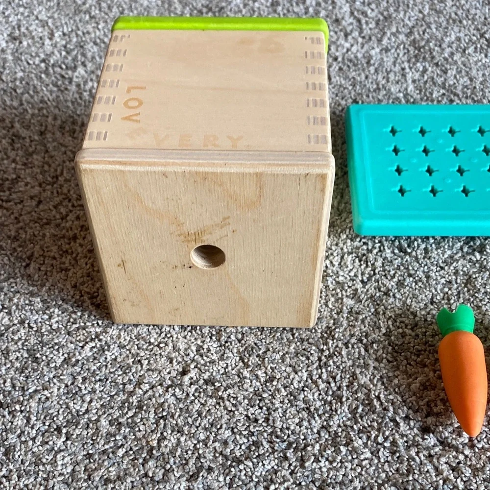 Lovevery Carrot and Coin Box Set - Picture 7 of 7